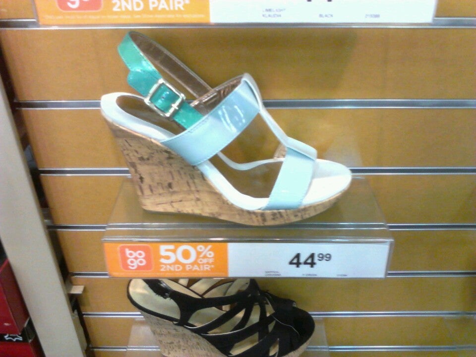 Rack room shoes four best sale seasons mall