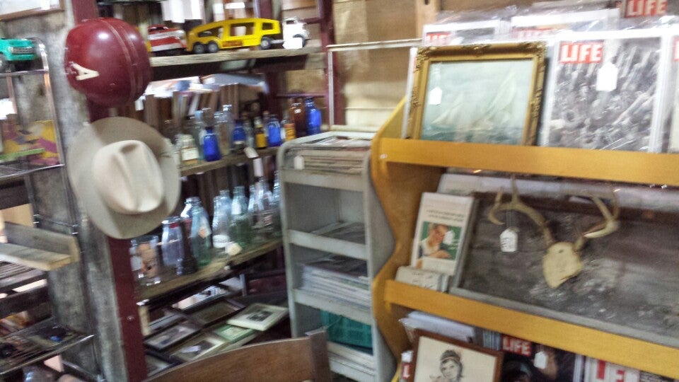 Collette s Vintage Antique Mall 5350 Davison Rd Burton MI