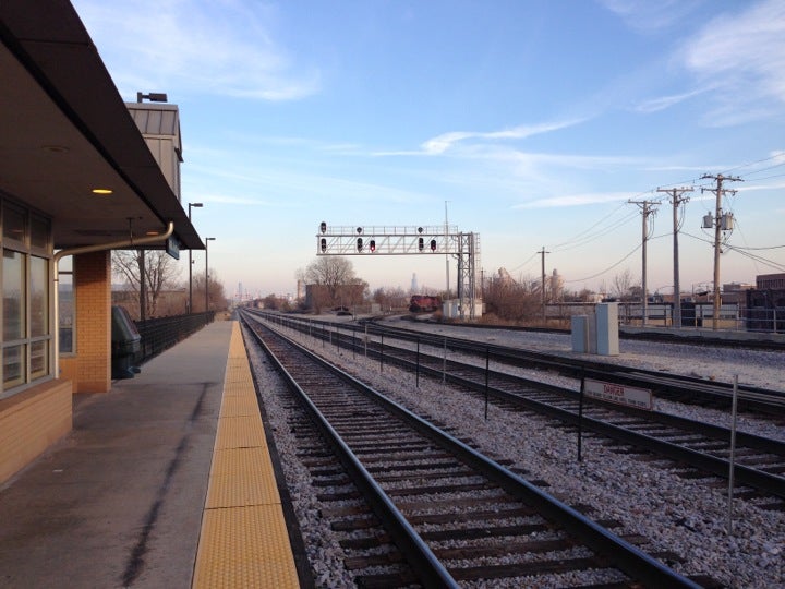 Metra-Grand-Cicero Station, 1833 N Cicero Ave, Chicago, IL - MapQuest