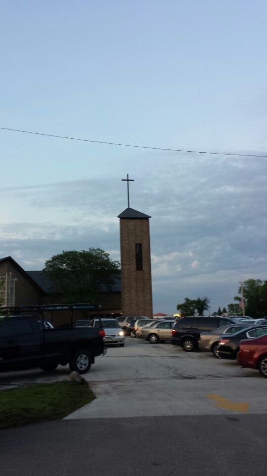 Holy Apostles Catholic Parish, 16000 W National Ave, New Berlin, WI