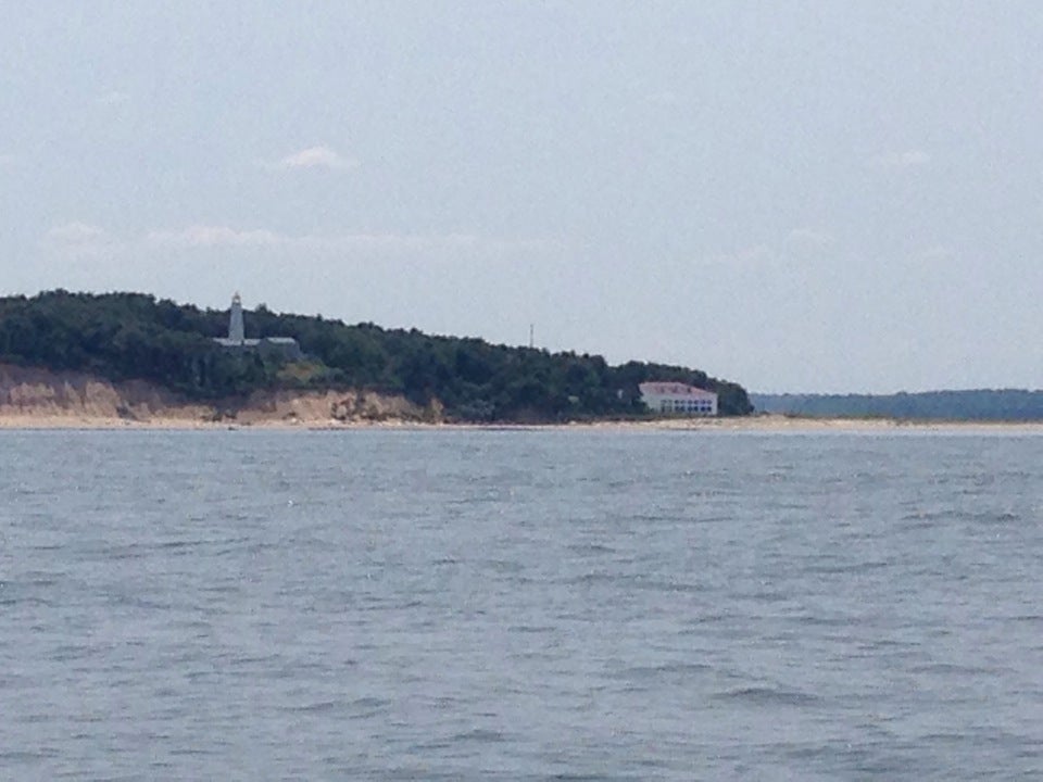 US Coast Guard Station Eatons Neck, 12 Lighthouse Rd, Northport, NY