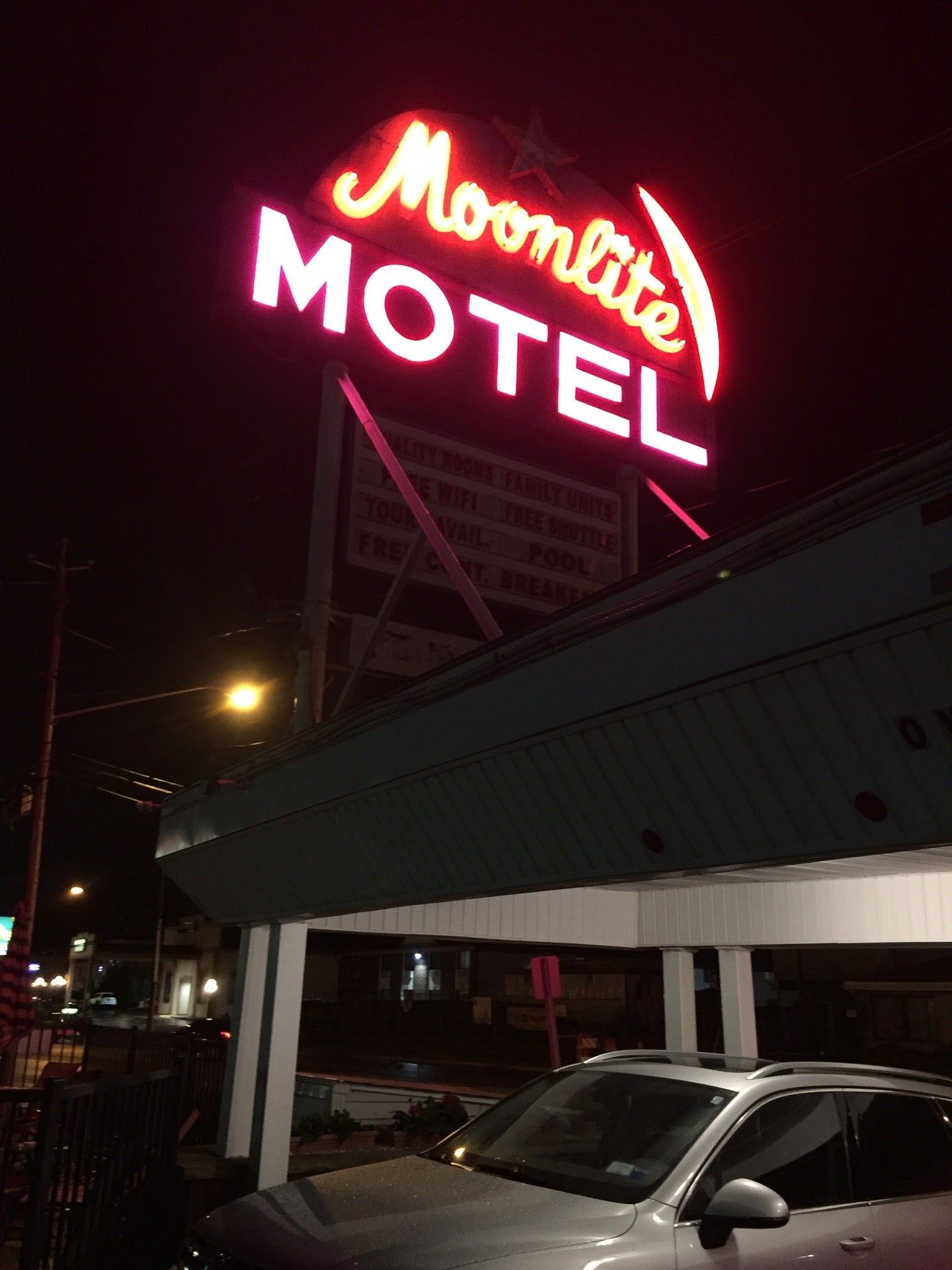 Moonlite Motel Niagara Falls, 7811 Niagara Falls Blvd, Niagara Falls