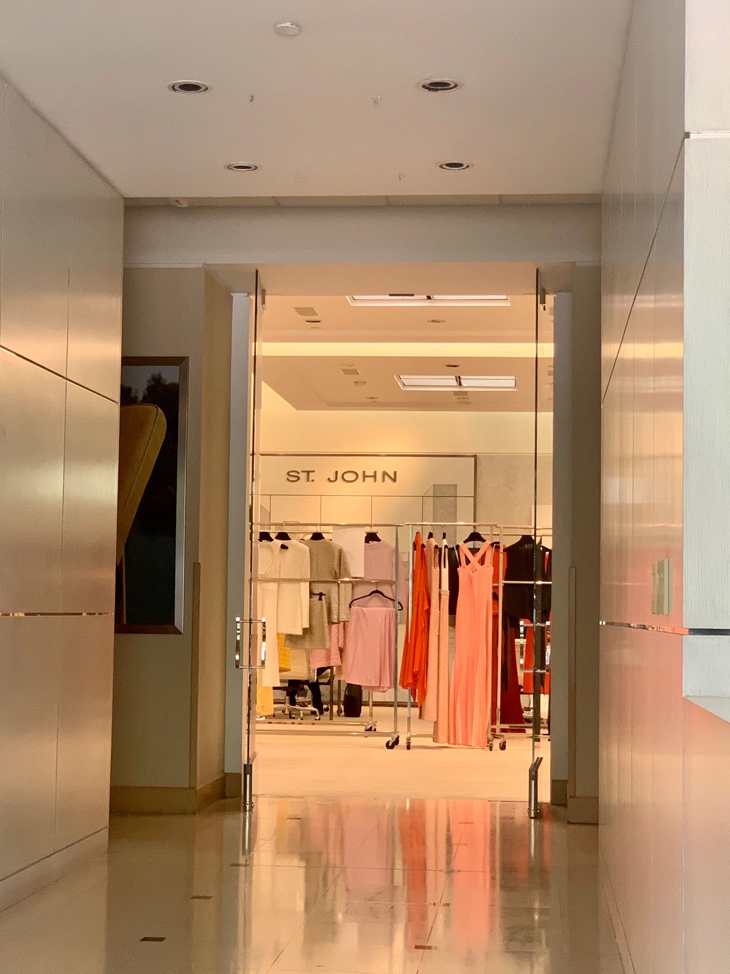 St John Knits, Inc, 17622 Armstrong Ave, Irvine, CA, Manufacturers