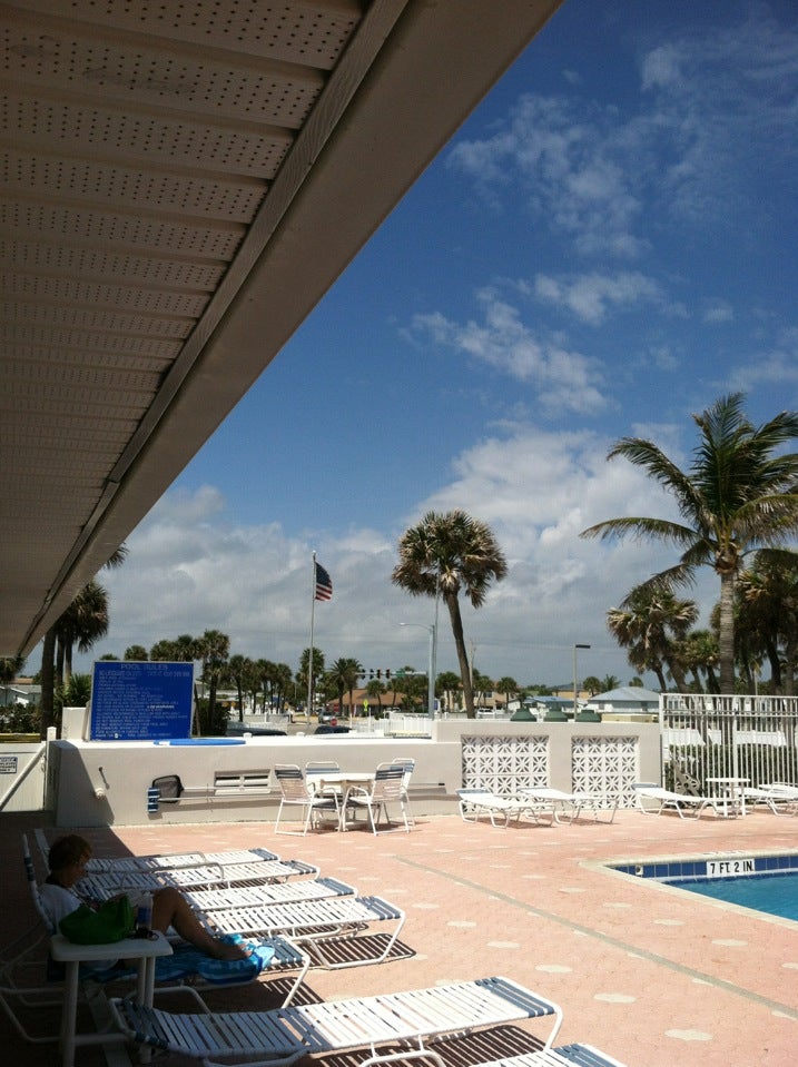 Nettles Island Beach Pool, 9800 S Ocean Dr, Jensen Beach, FL, Swimming