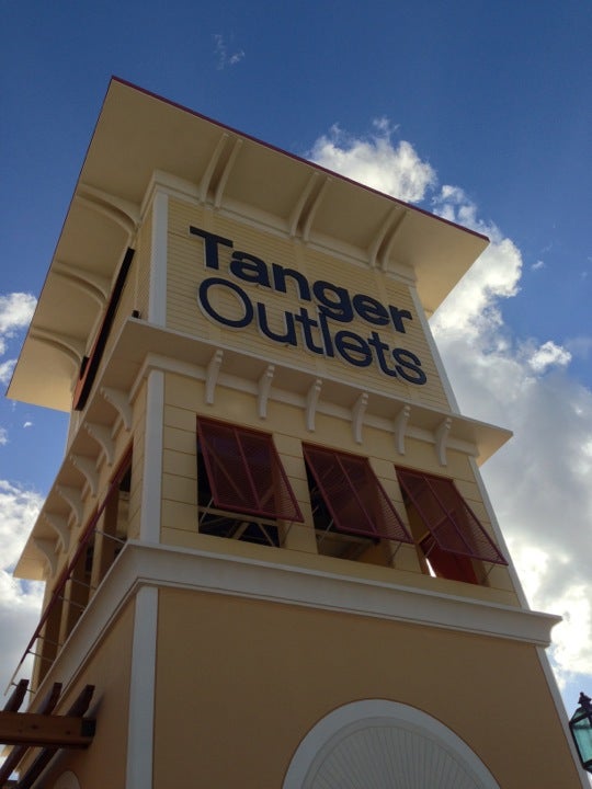 Tanger Outlets, 15853 North Fwy, Fort Worth, TX, Parking Garages - MapQuest