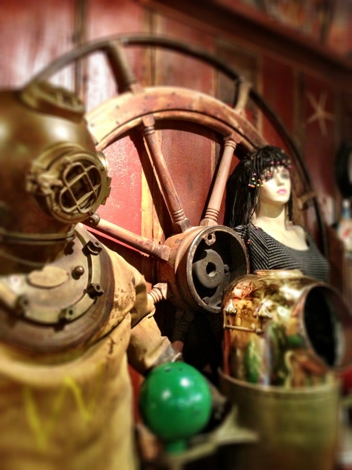 Pickle Bills Lobster House, 101 River St, Grand River, OH, Eating