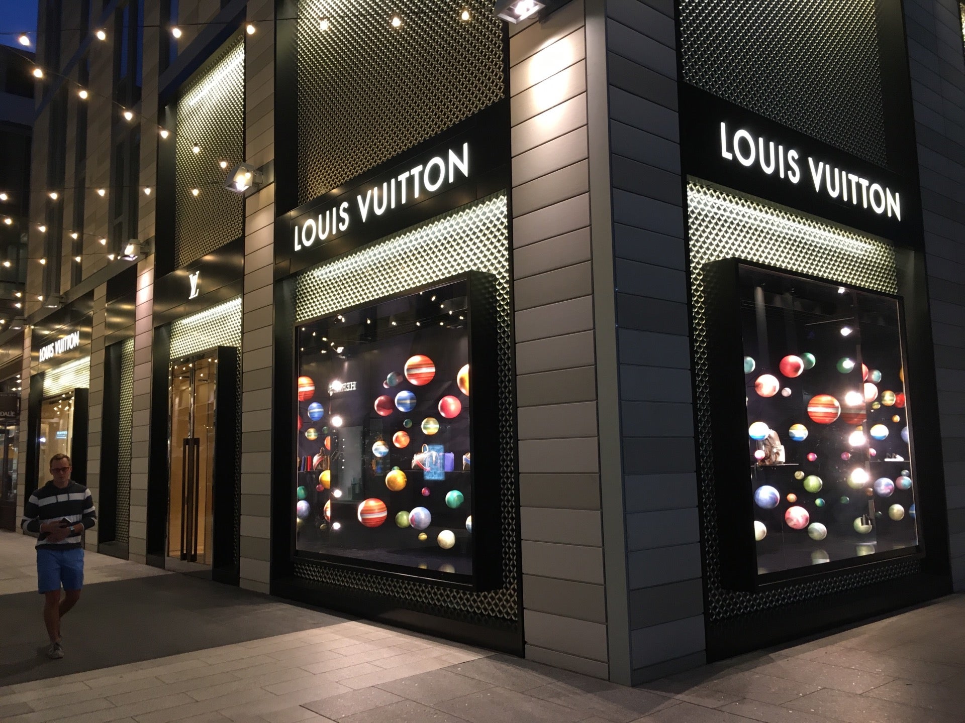 CITYCENTERDC Louis Vuitton Opens at City Center DC
