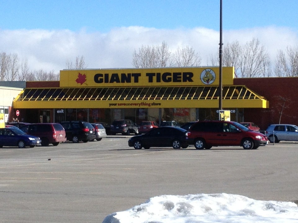 What's Inside Giant Tiger Brampton Ontario Canada 