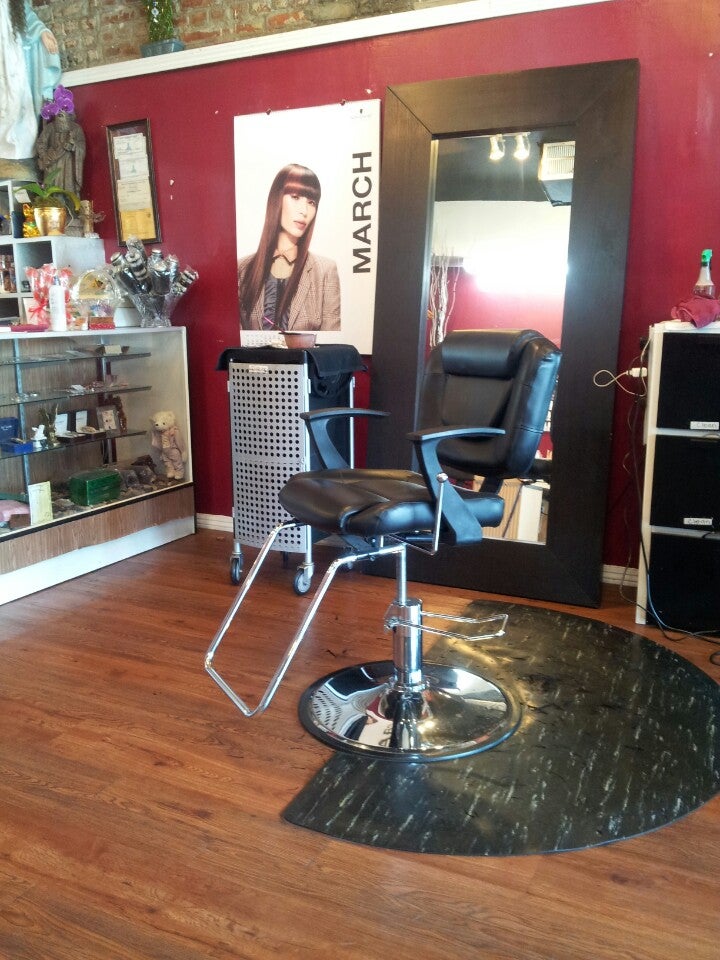 Salon Viejo Photos