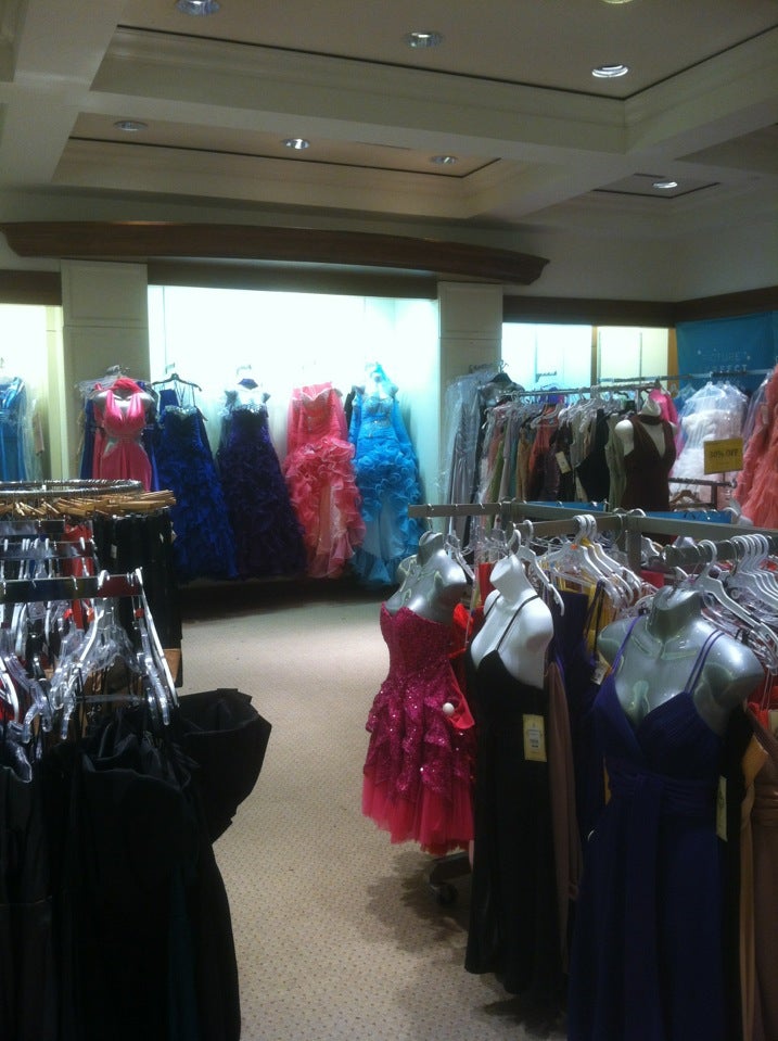 West Nyack, NY Clothing Retail 