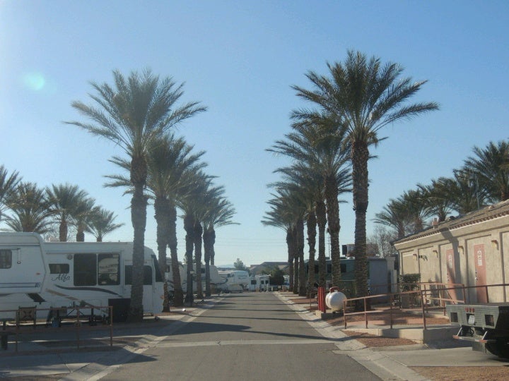 Oasis Las Vegas RV Resort, 2711 W Windmill Ln, Las Vegas, NV, Eating