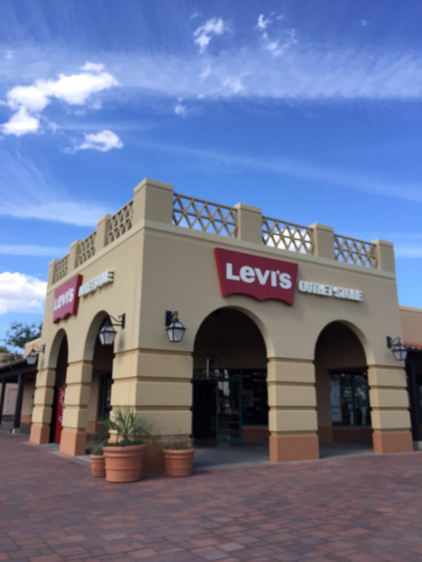 Levi's Outlet, 4250 W Anthem Way, Phoenix, AZ, Clothing Retail - MapQuest
