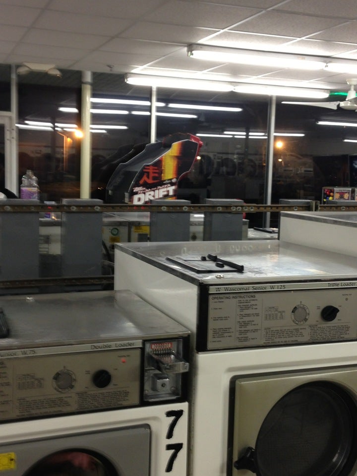 Super Laundromat Quality Express, 560 Jerusalem Ave, Uniondale, NY