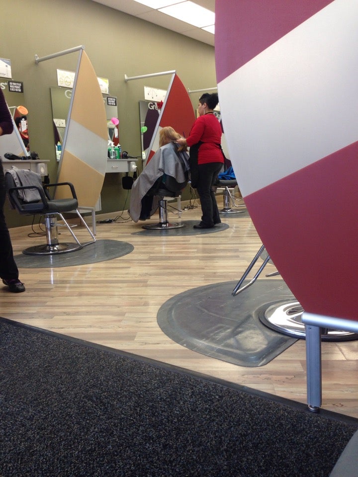 Great Clips, 1837 Homer Adams Pkwy, Unit D, Oakwood Plaza, Alton, IL