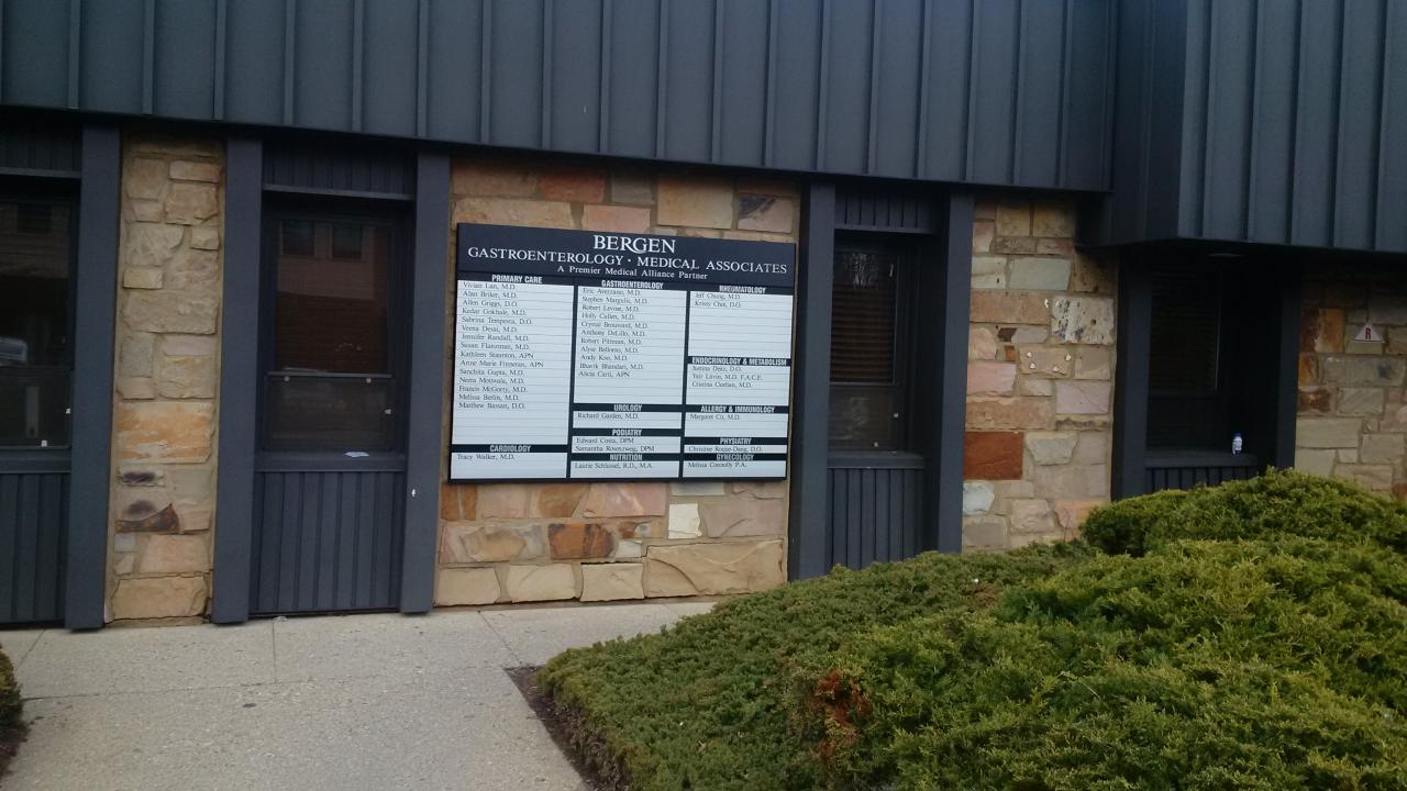 Advanced Medical Imaging of North Jersey, 452 Old Hook Rd, Emerson, NJ