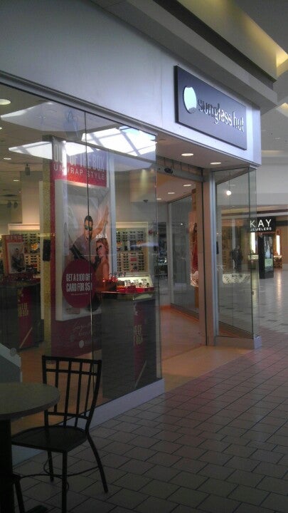 Sunglass Hut 3065 NY-50 Wilton, Town of 