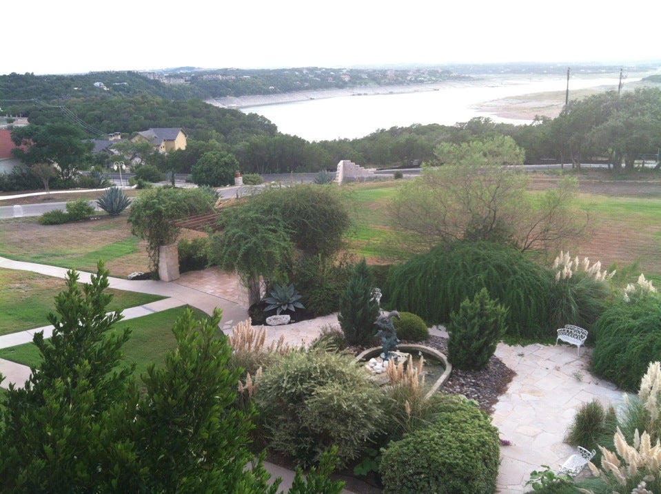 Hotel and Events Overlooking Lake Travis - Vintage Villas