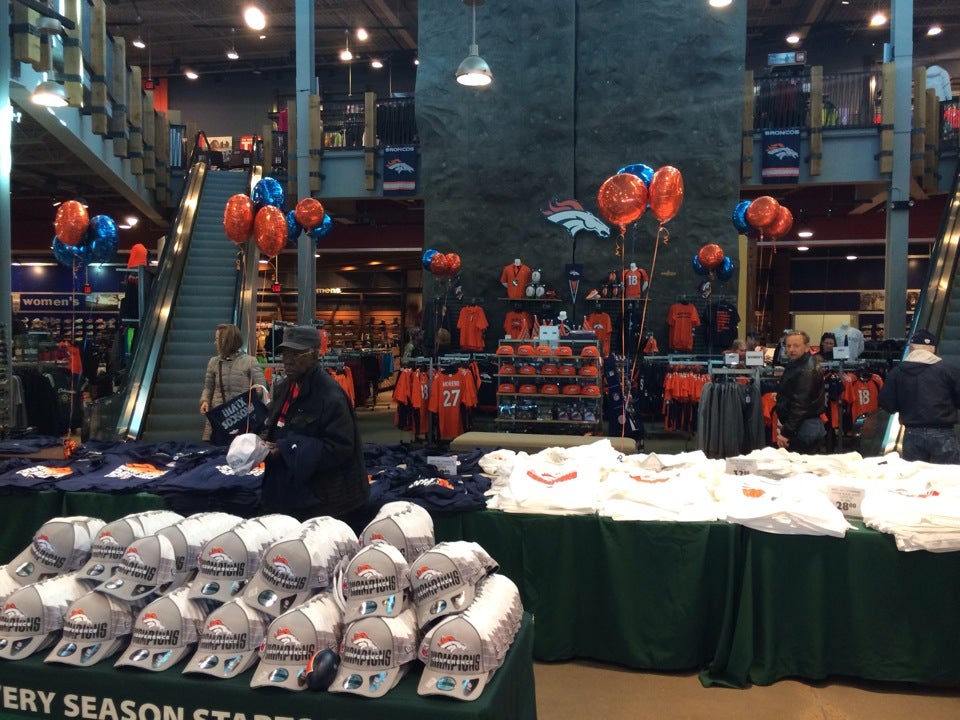 Denver Broncos Women's Apparel  Curbside Pickup Available at DICK'S