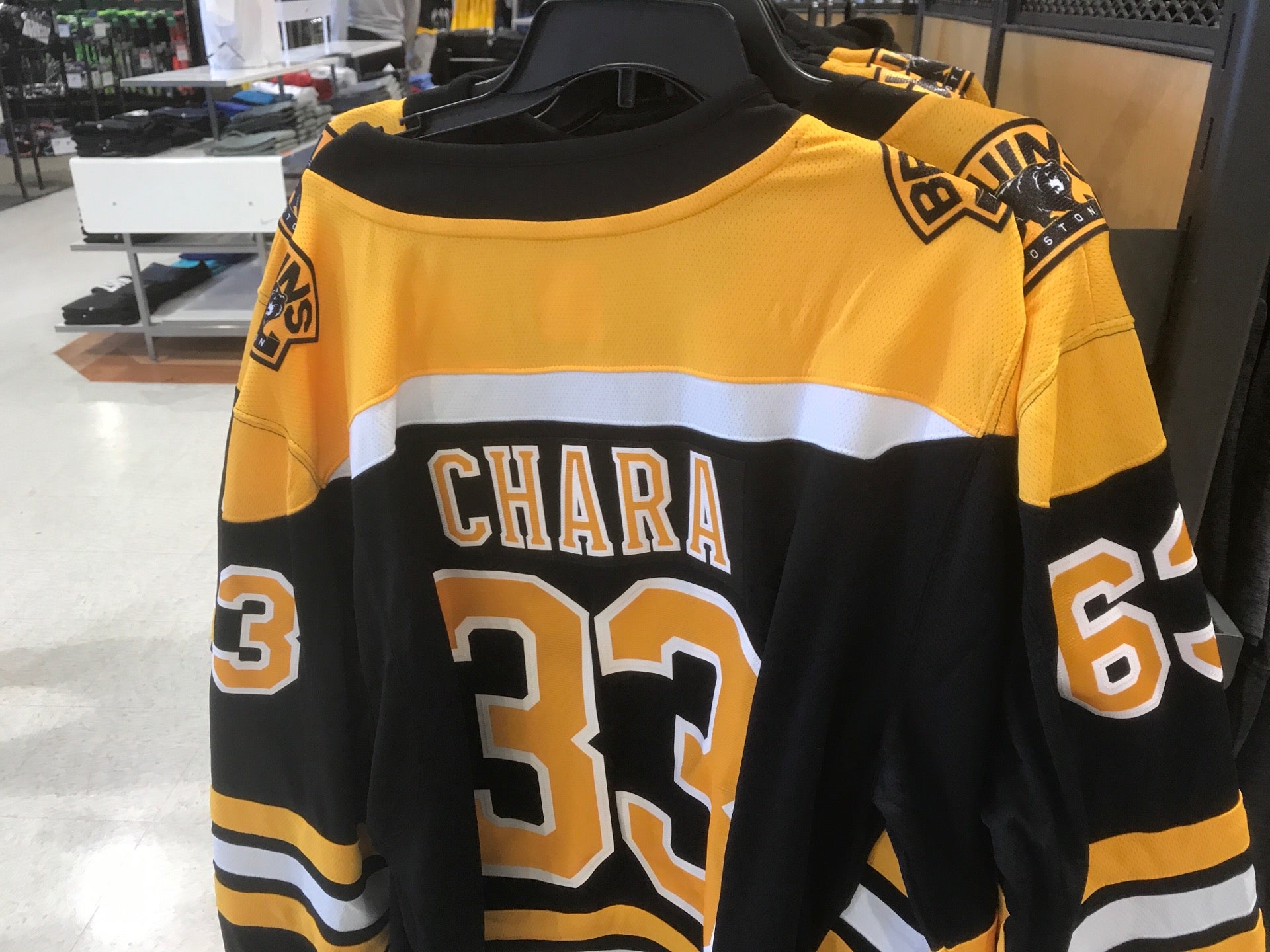 Boston Bruins Kids' Apparel  Curbside Pickup Available at DICK'S