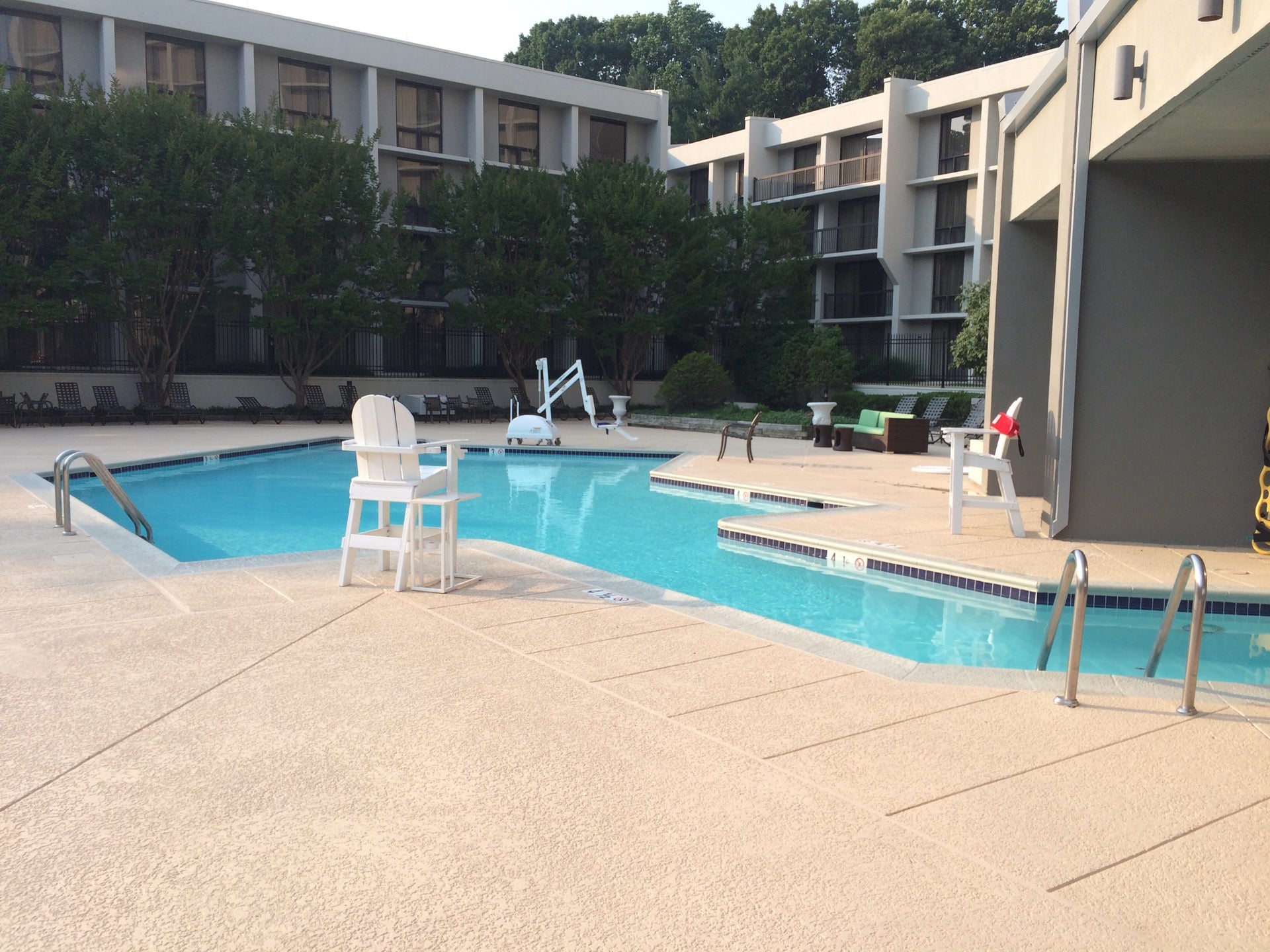 Bethesda Marriott, 5151 Pooks Hill Rd, Bethesda, MD, Bus Lines MapQuest