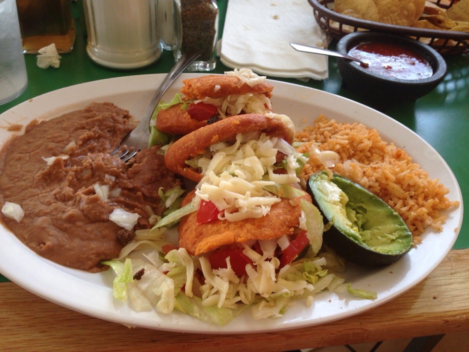 El Portal Del Ciros, 1441 N Zaragoza Rd, El Paso, TX, Eating places