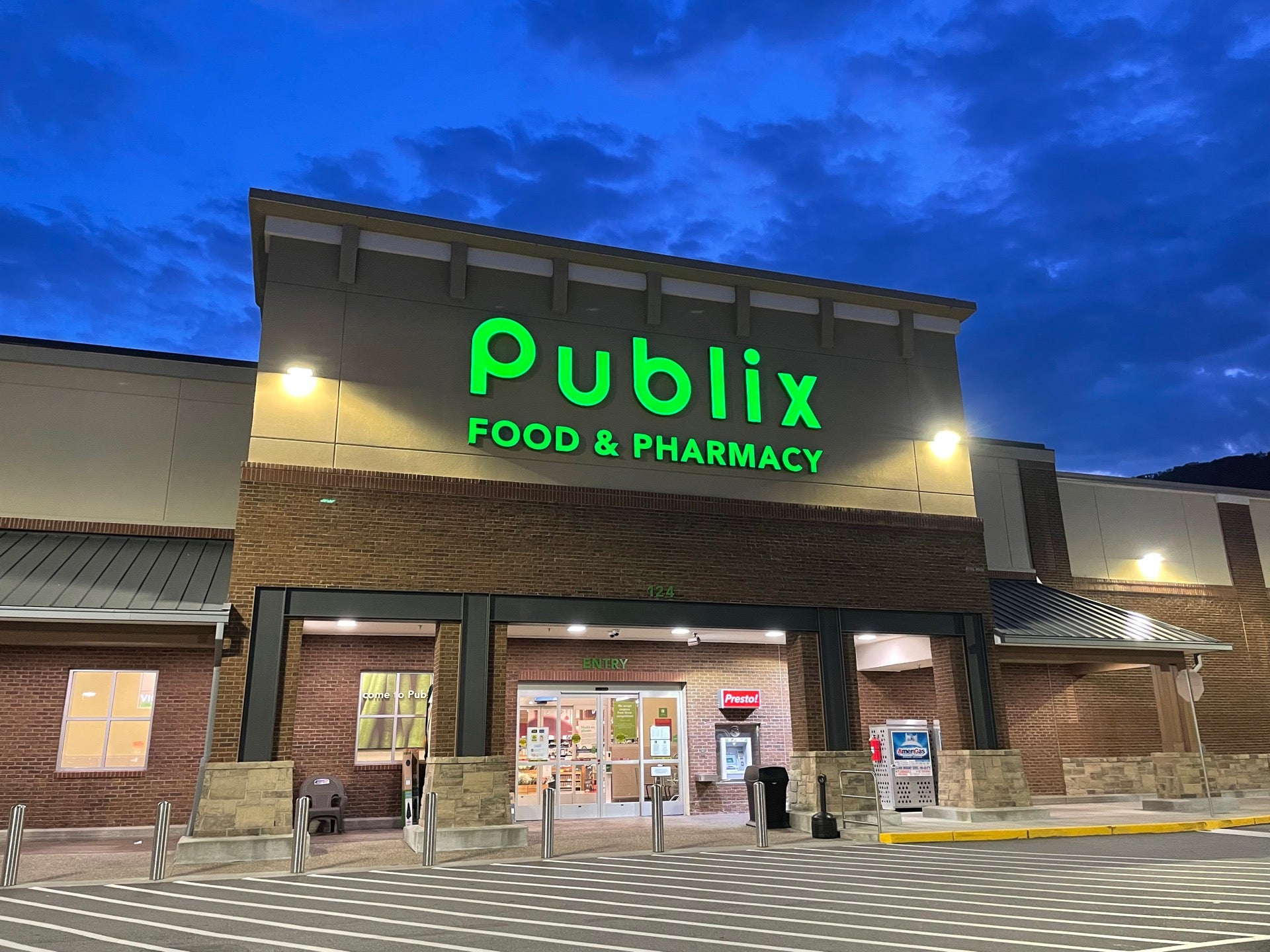 Publix Pharmacy at Waynesville Pavilion, 124 Frazier St, Waynesville