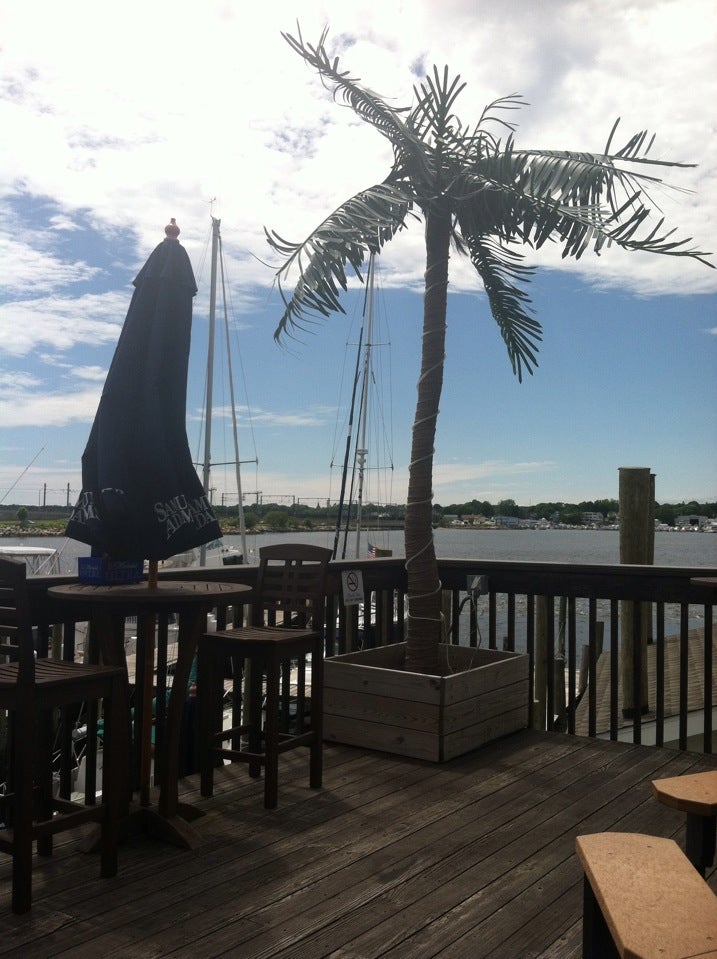 The Dock Restaurant, 9 1st St, Waterford, Town of, CT, Eating places