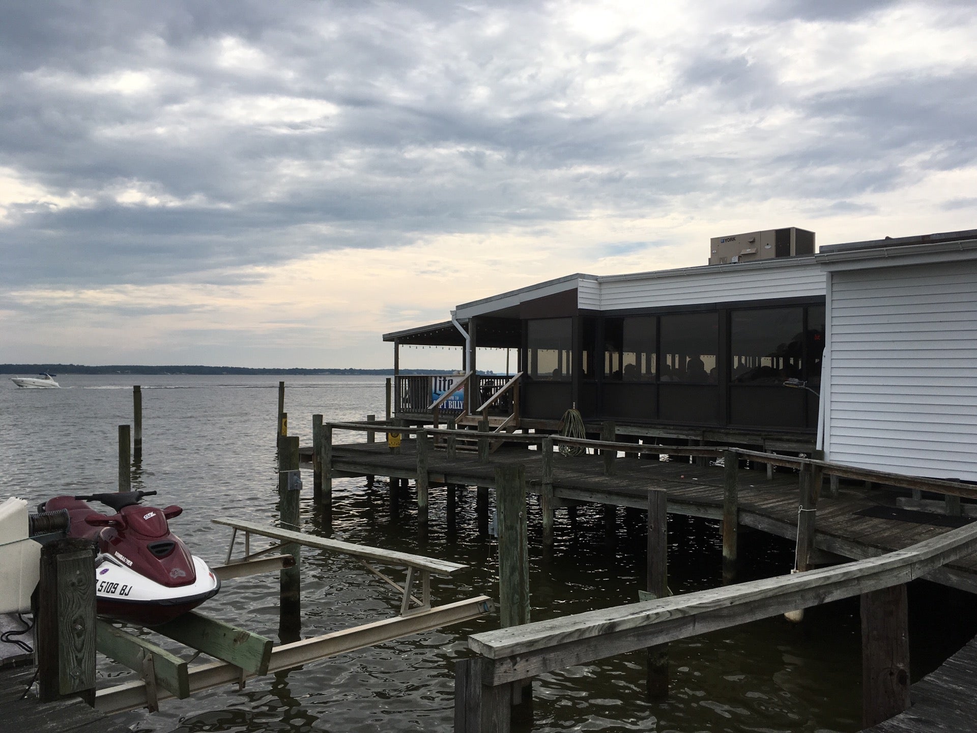 Captain Billy's Crab House, 11495 Popes Creek Rd, Newburg, MD, Eating ...