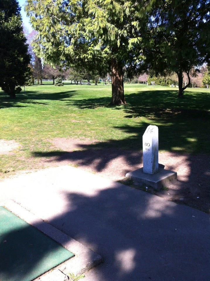 Queen Elizabeth Pitch & Putt, Cambie St & W 33rd Ave, Vancouver, BC