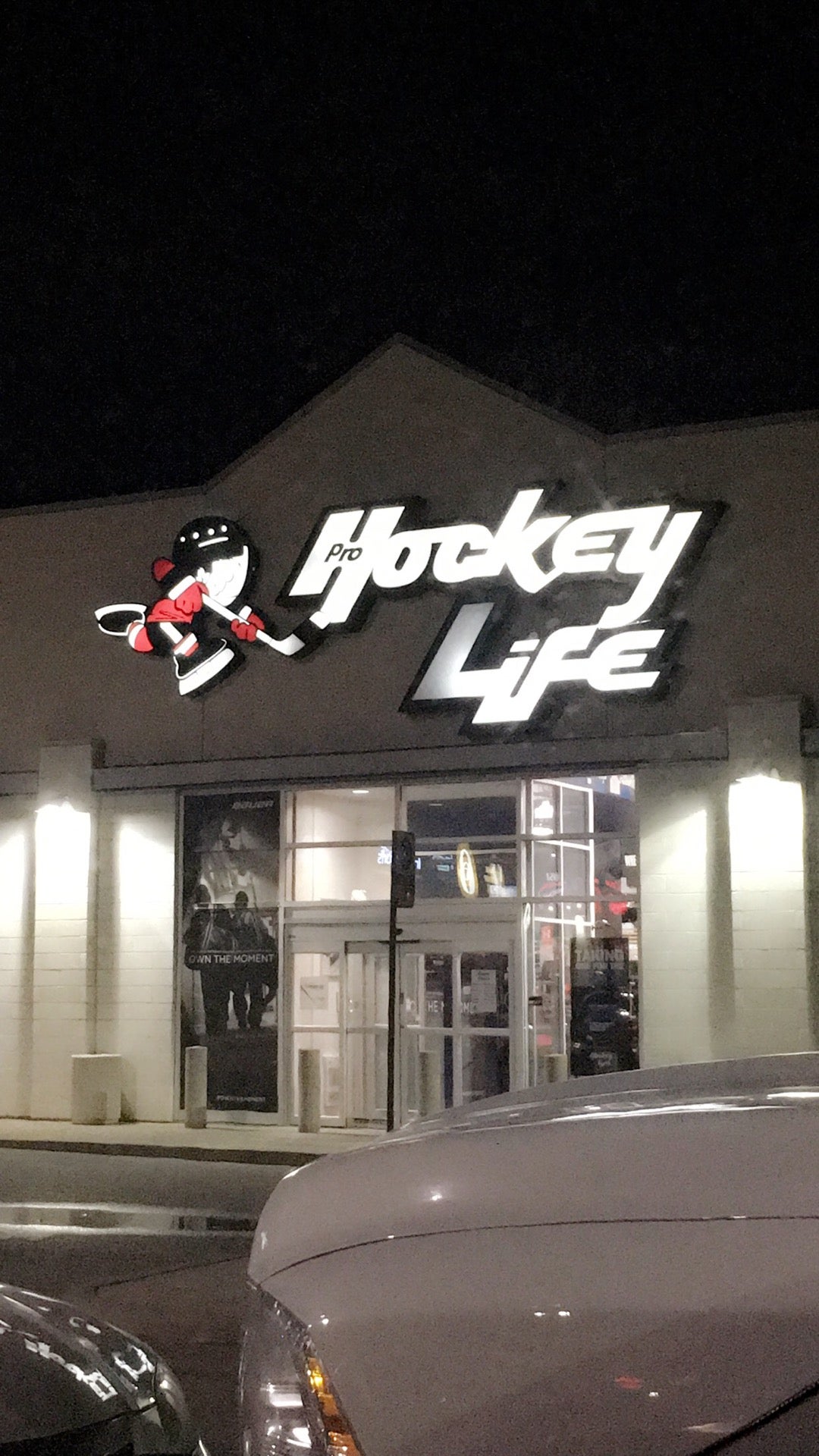 Pro Hockey Life, 5945 Latimer Dr, Mississauga, ON, Sporting Goods