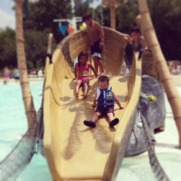 Wing Park Family Aquatic Center, 1030 Wing Park Blvd, Elgin, IL