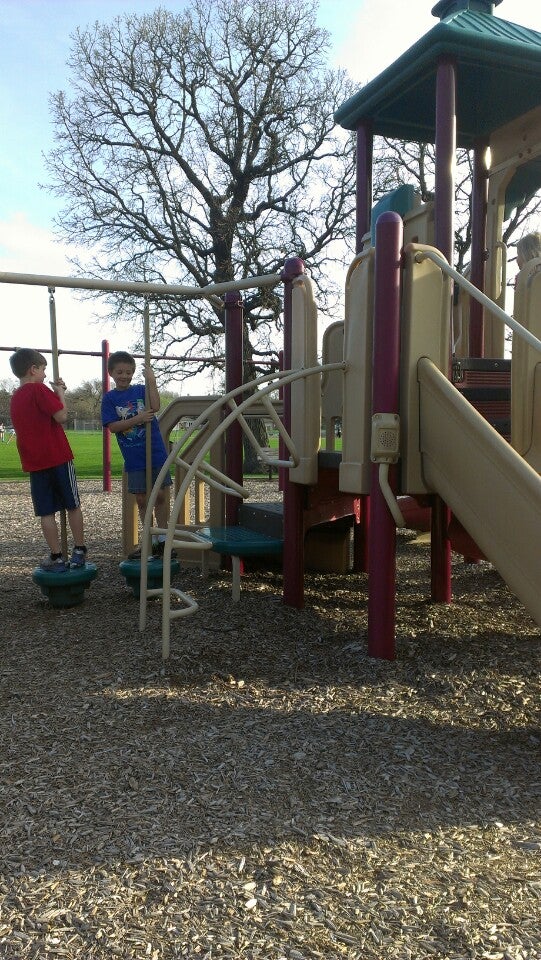 Apple Orchard Community Park, 696 W Stearns Rd, Bartlett, IL, Parks