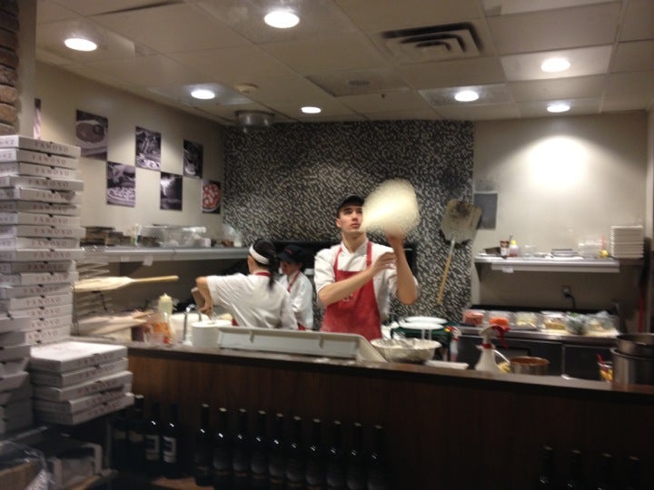 Famoso Italian Pizzeria - 4th Street