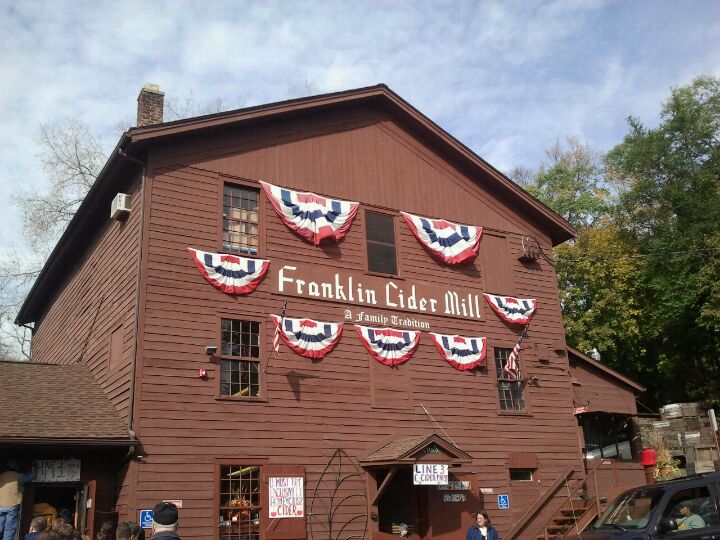 Franklin Cider Mill, 7450 Franklin Rd, Bloomfield Twp, Mi, Eating 