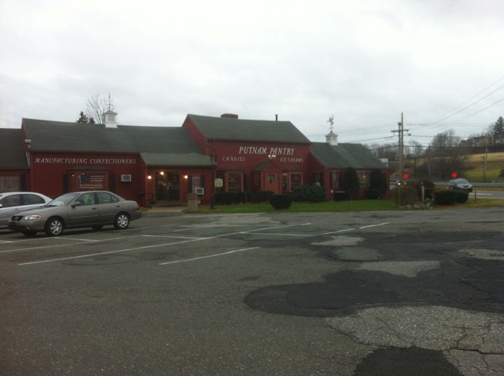 Putnam Pantry Candies, Ice Cream & Cafe, 255 Newbury St, Danvers, MA