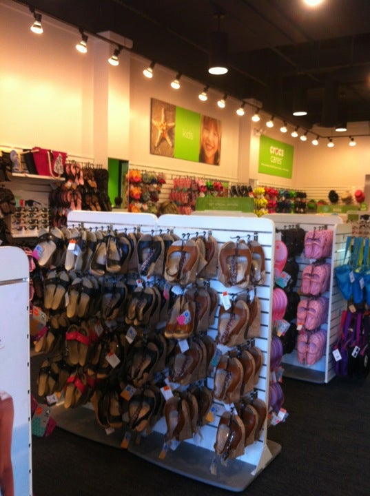 Crocs mall hot sale