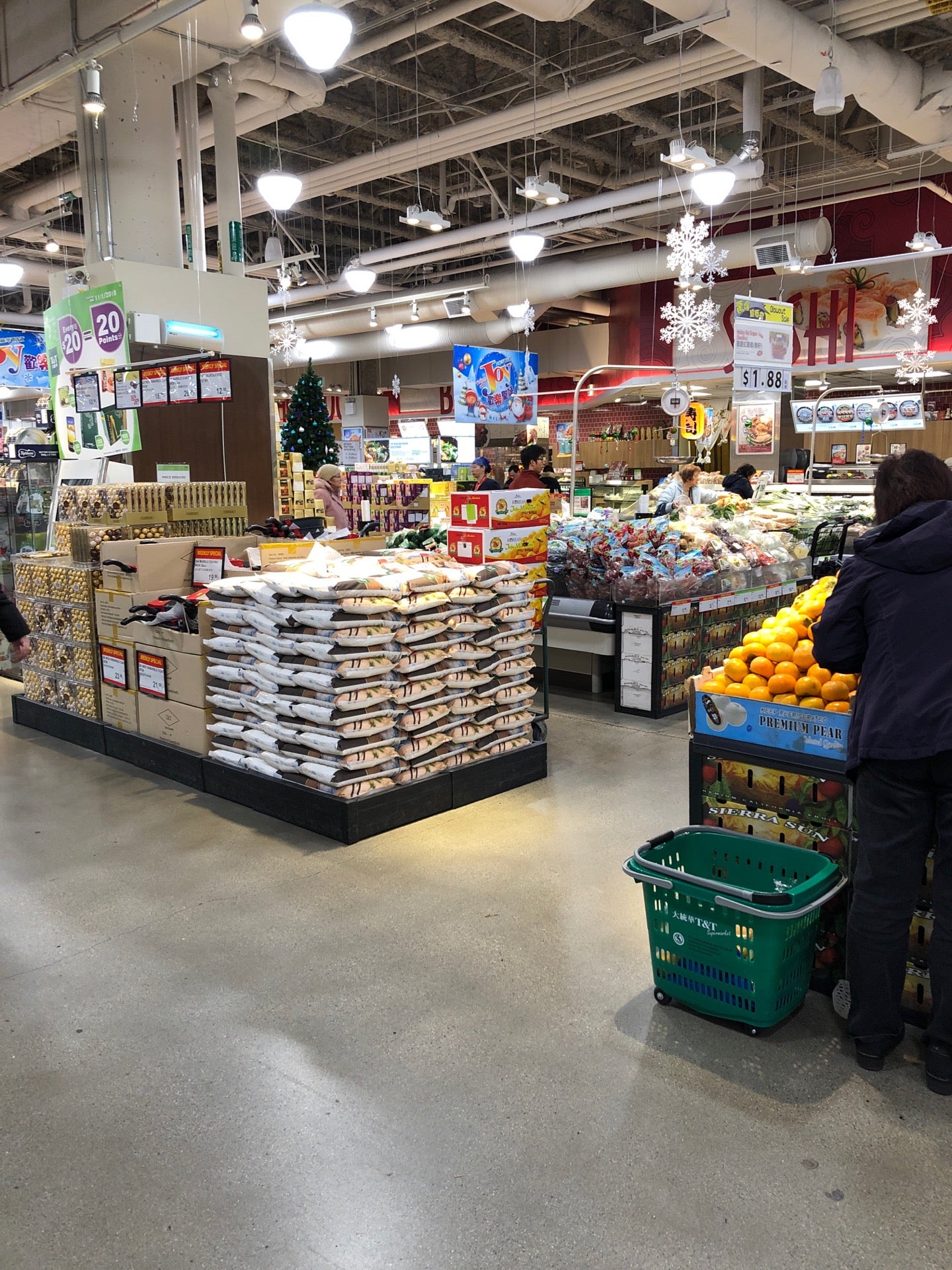 T & T Supermarket Inc, 458 SW Marine Dr, Vancouver, BC, Grocery Stores