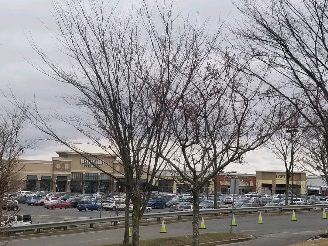 The Shoppes at Blackstone Valley, 70 WorcesterProvidence Tpke, Millbury, Town of, MA, Parking