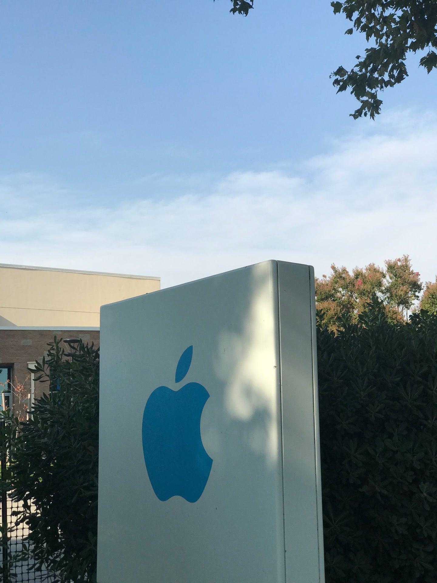 Apple Distribution Center, 2911 Laguna Blvd, Elk Grove, CA, Office
