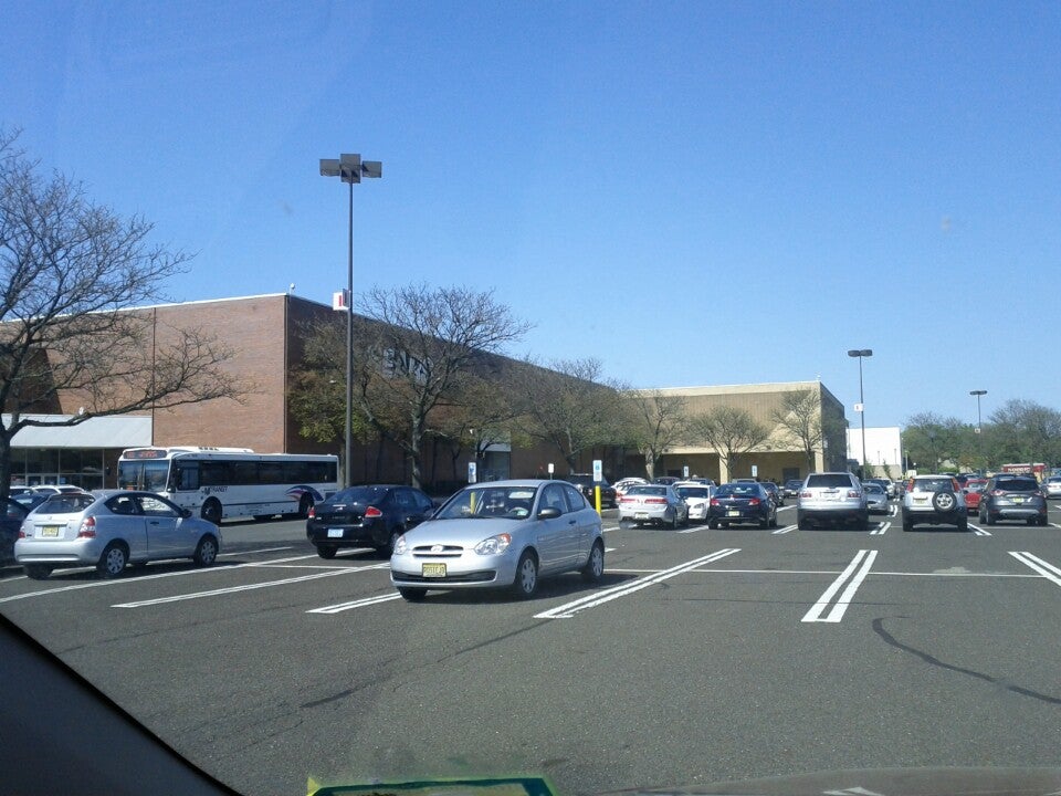 Welcome To Quaker Bridge Mall® - A Shopping Center In Lawrenceville, NJ - A  Simon Property