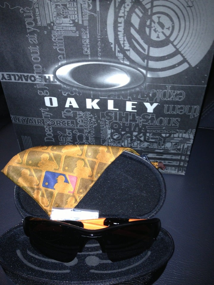 Oakley Vault, 1900 Military Rd Niagara Falls, NY  Men's and Women's  Sunglasses, Goggles, & Apparel