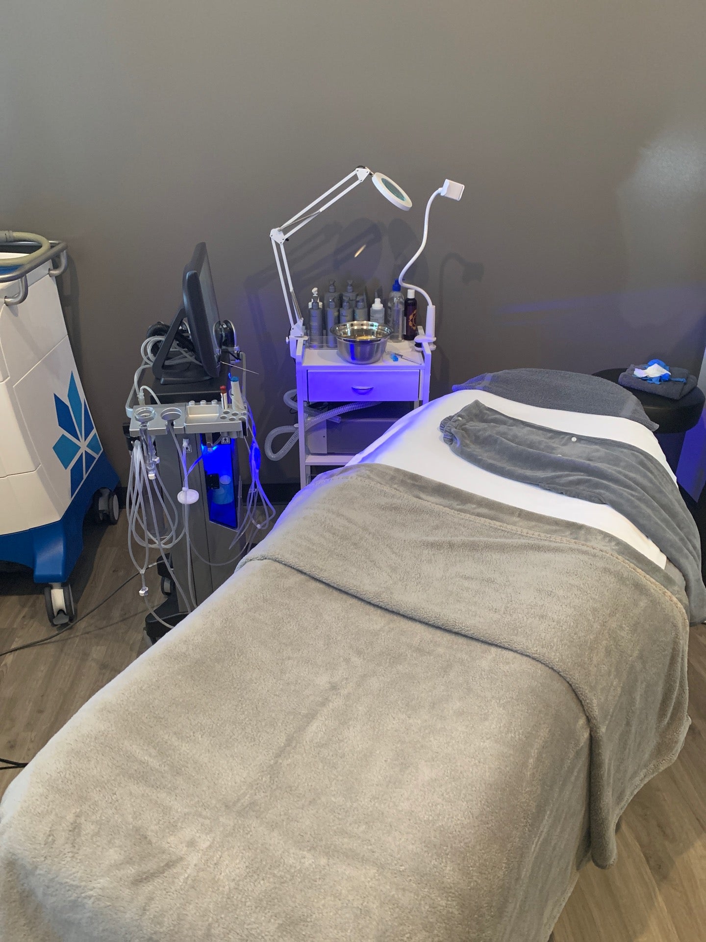 Skinique Med Spa & Wellness, 6200 Preston Rd, Plano, TX, Health