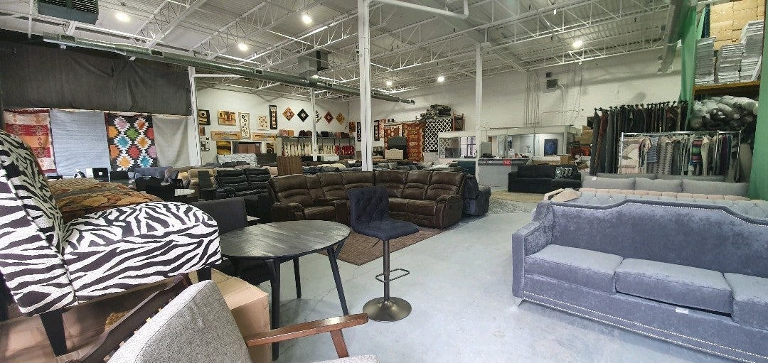 Creekbank Liquidation Centre Inc, 5135 Creekbank Road, Mississauga, ON