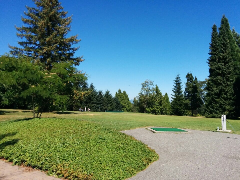 Queen Elizabeth Pitch & Putt, Cambie St & W 33rd Ave, Vancouver, BC
