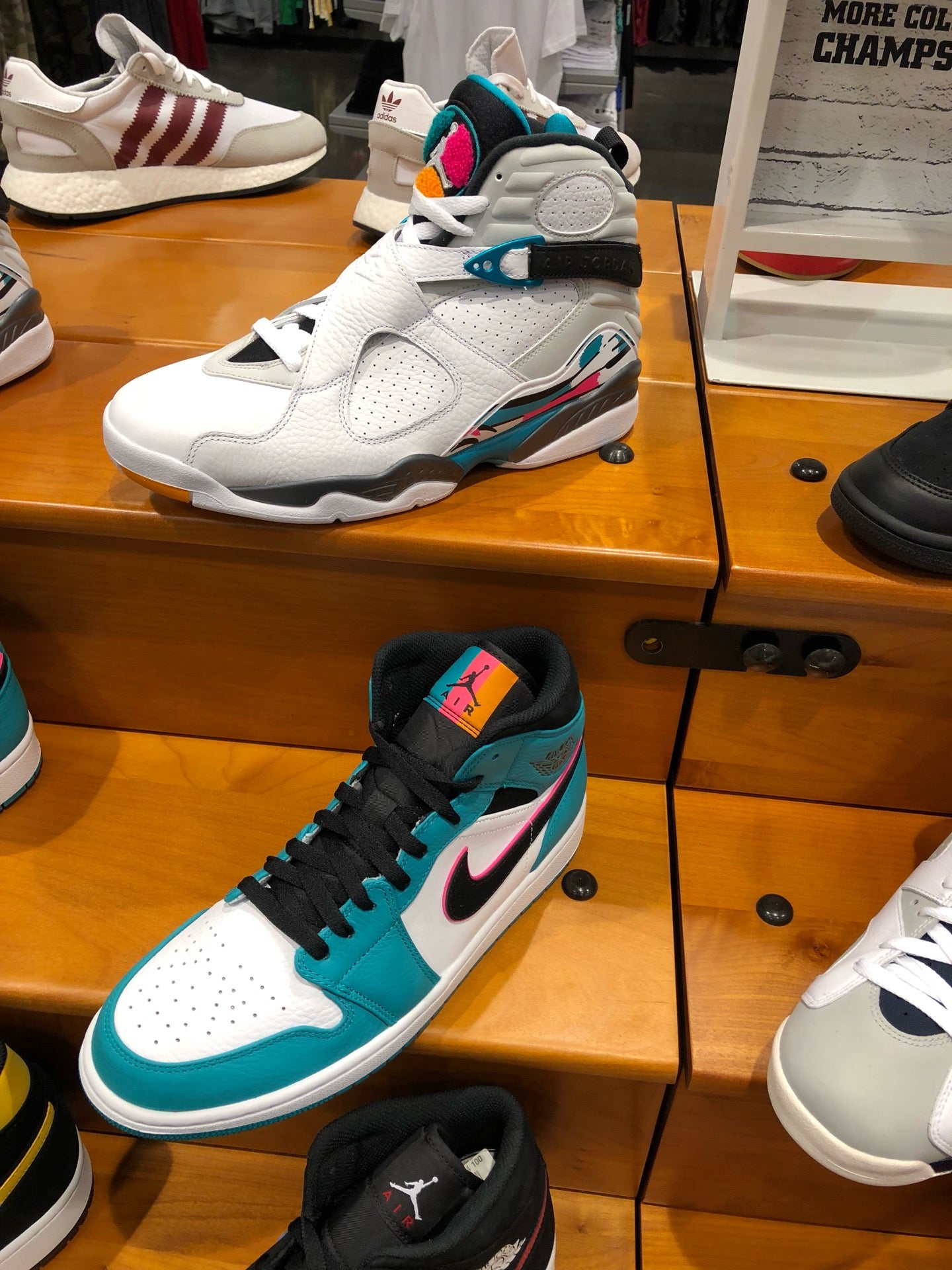 Champs shoe store hot sale near me