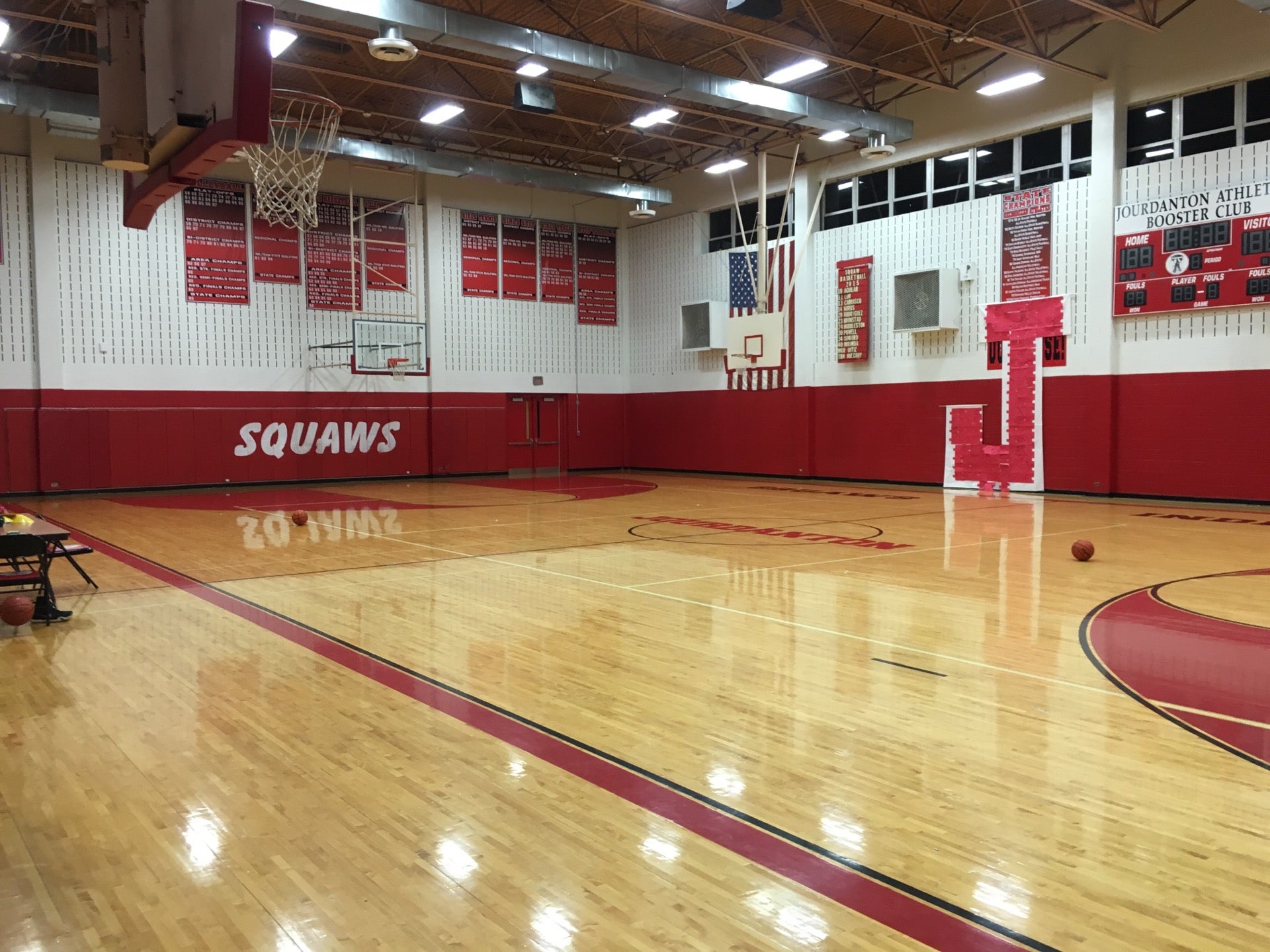 Jourdanton High School, 200 Zanderson Ave, Jourdanton, TX, Schools