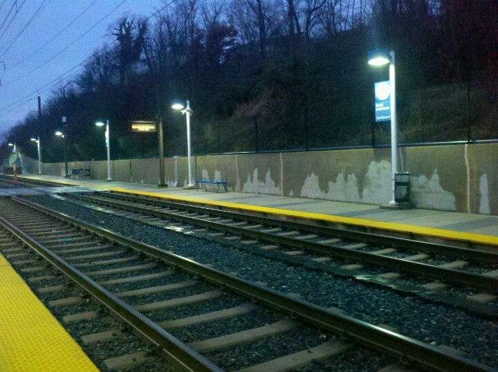 North Linthicum Light Rail Station, 450 N Camp Meade Rd, Linthicum