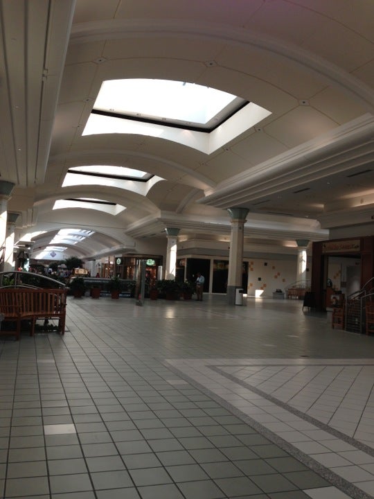 Moorestown Mall, 400 RT38, Moorestown Twp, NJ, Sports MapQuest