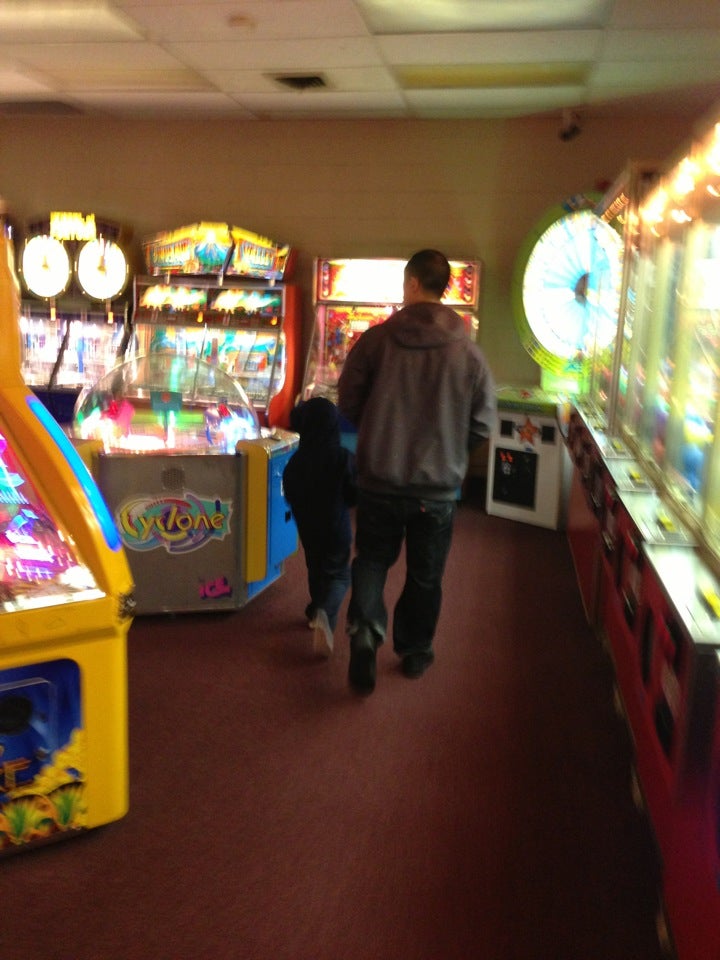 Wunderland, 4070 SW Cedar Hills Blvd, Beaverton, OR, Equipment rental