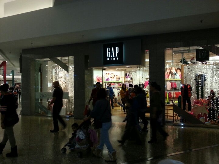 Gap in on sale woodfield mall